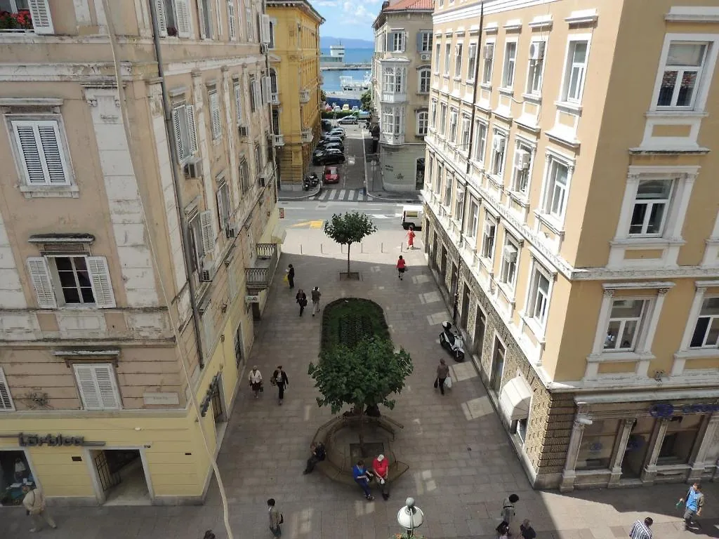 Hostel Rijeka 3*,